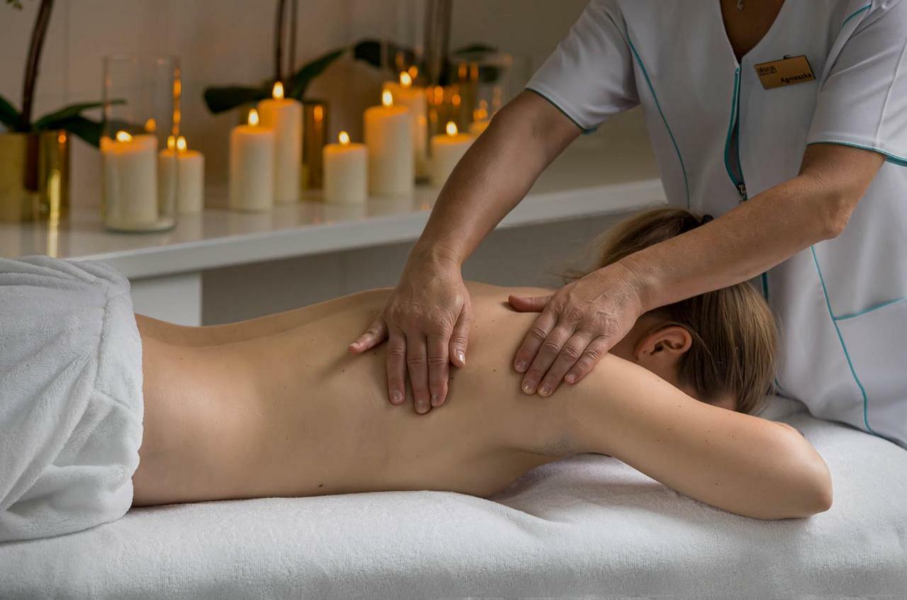 Akacja Medical Resort 切霍齐内克 外观 照片